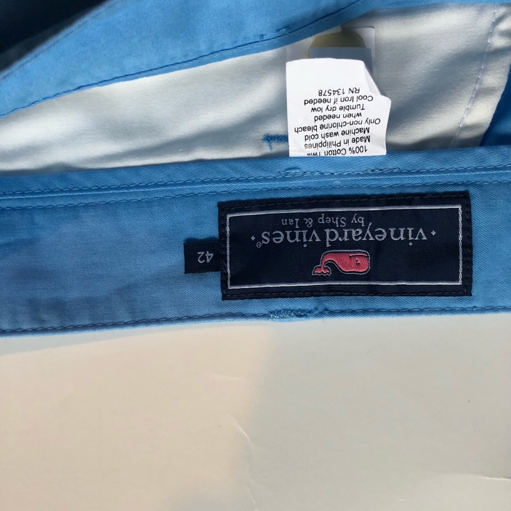 Vineyard vines shorts - Picture 2 of 4